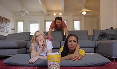 Старший брат не дает СКУЧАТЬ сестре и ее темнокожей подружке