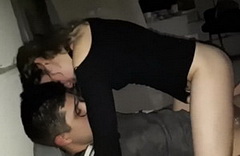 Кавказец дрючит прошмандовку. Второй снимает