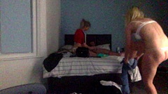 Получил зарплату и снял двух ШЛЮШЕК